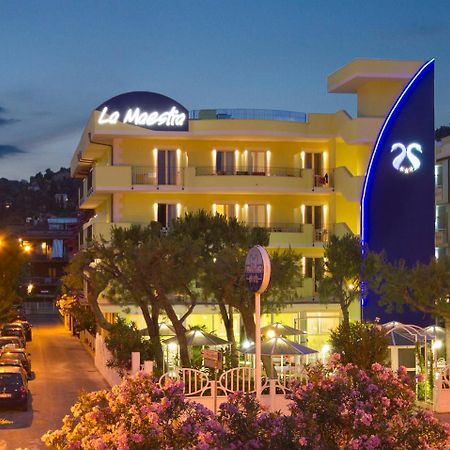 Hotel La Maestra Grottammare Exterior photo